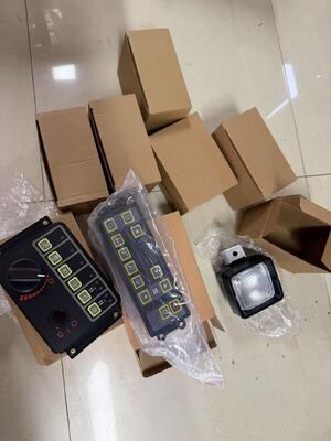 R210LC-7 AC パネルスロットルスイッチ 作業ランプ